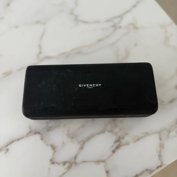 Authentic Givenchy sunglasses - Picture 6 of 6